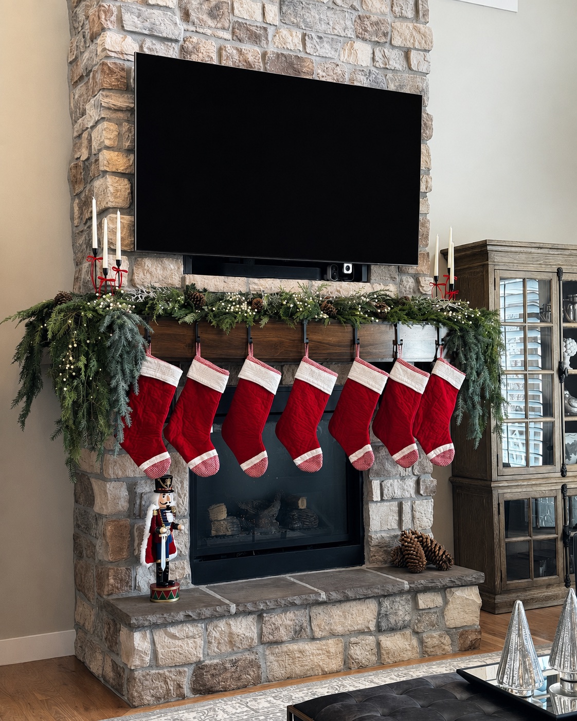 Holiday & Front Porch Decor